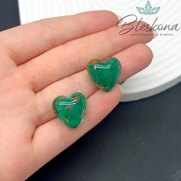 16 мм Бусина сердце зеленое с золотом