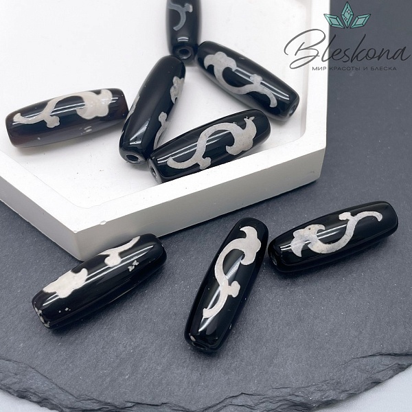 Бусина Дзи Руи черно-белый бочонок 30*11 мм