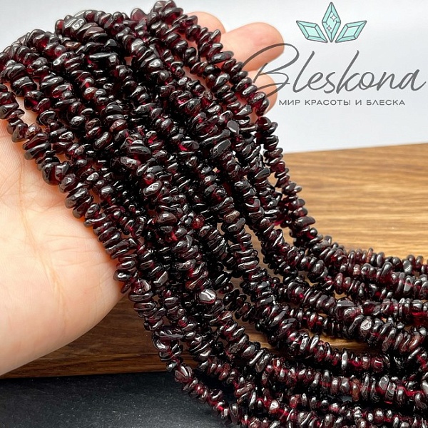 Крошка Гранат ширина бусин ~ 4-8 мм