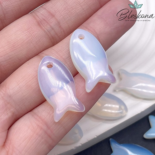 24*12,5 мм Подвеска рыбка Лунный Камень (имитация)