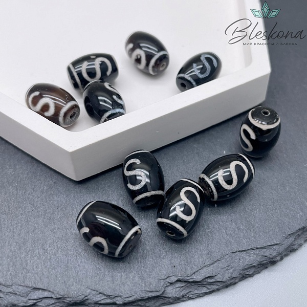 Бусина Дзи Денежный крючок черно-белый бочонок 10*14 мм