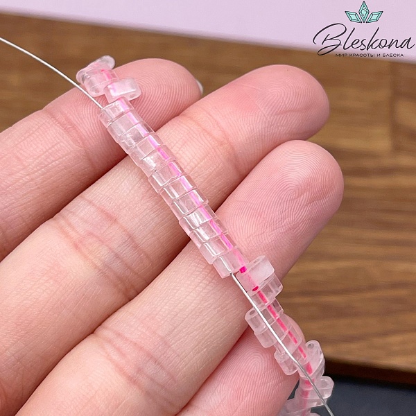 Розовый кварц бусины с двумя отверстиями 2,7*5,2 мм