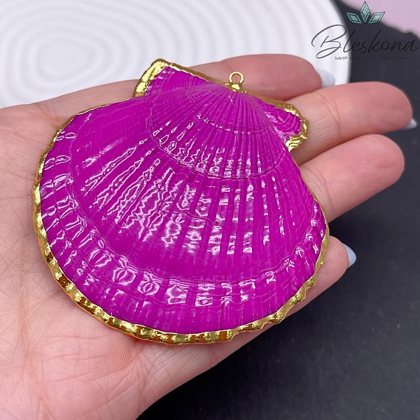 (65-68)*(60-61) мм, Цвет золото, Подвеска Тихоокеанский ситцевый гребешок фиолетовый