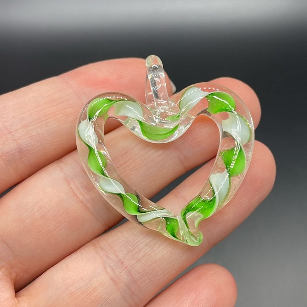 35*39мм, Подвеска сердце бело-зеленое контур