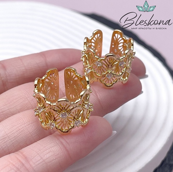 20,5 мм Цвет золото, Кольцо безразмерное узор с цирконами 