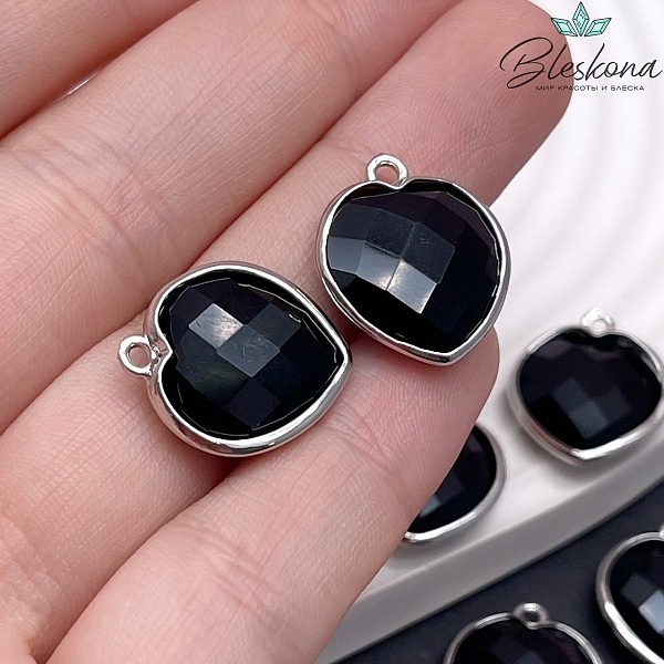 15 мм, Цвет серебро, Подвеска сердце черное огранка