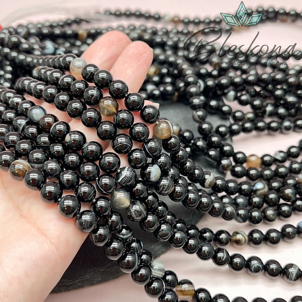 Агат черный с прожилками 8 мм