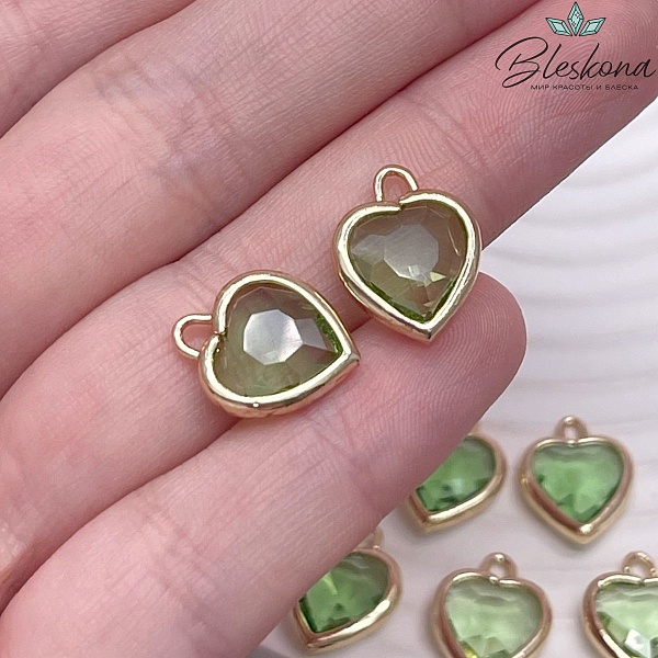 12 мм, Цвет золото, Подвеска сердце стекло светло-зеленое