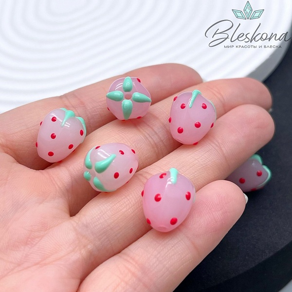 14*12 мм Бусина клубничка бледно- розовая 