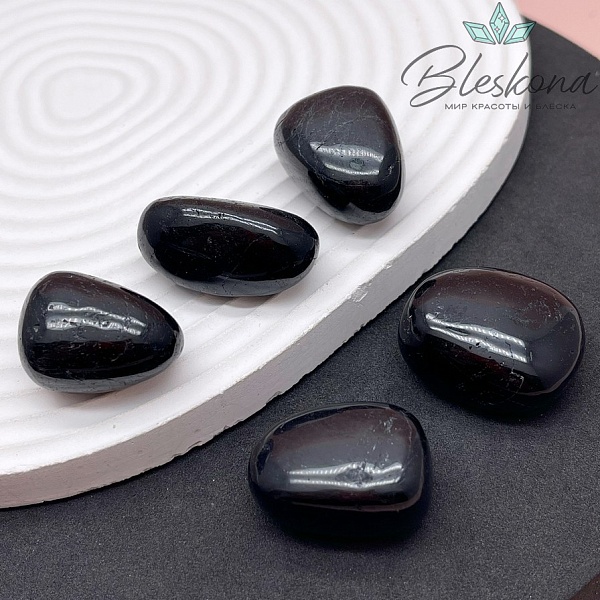 Черный турмалин (шерл) галтовка 