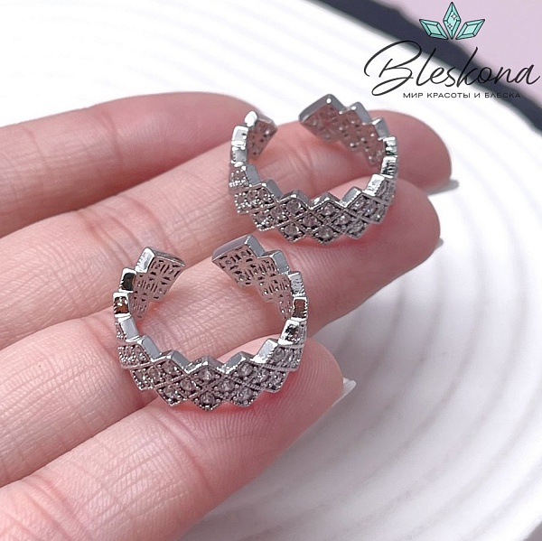 19,5 мм Цвет серебро, Кольцо безразмерное ромбики с цирконами