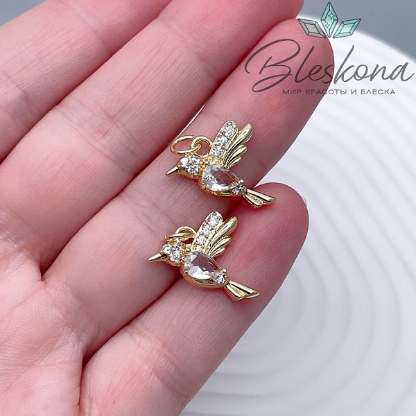 16*16 мм Цвет золото, Подвеска Колибри с белым цирконом