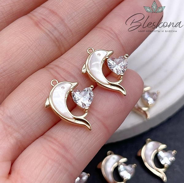 18*14 мм Цвет золото, Подвеска Дельфин с перламутром и цирконом
