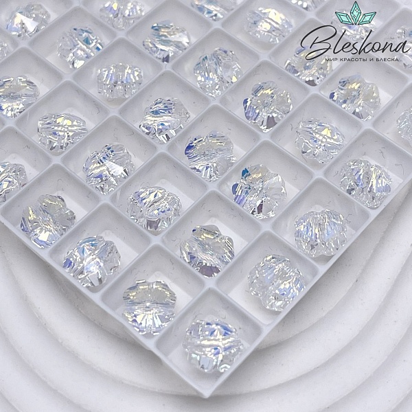 5752 Clover 8 mm Crystal Aurore Boreale (AB)