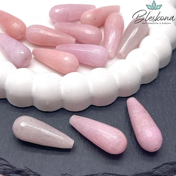 Кварц тонированный розовый капля  огранка 28*10 мм (штучно)