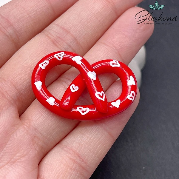 24*34 мм Подвеска Крендель красный белые сердечки