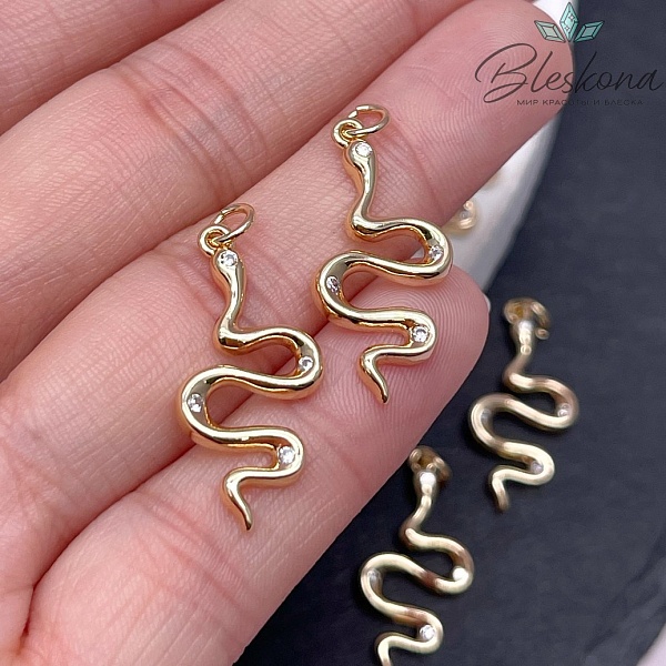 26,5*12,5 мм Цвет золото, Подвеска змея гладкая с белым цирконом