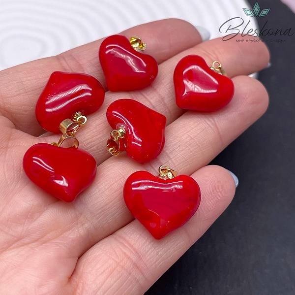 17 мм, Цвет золото, Подвеска сердце стекло красное