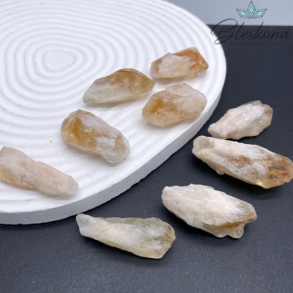 Цитрин необработанный 30-45 мм