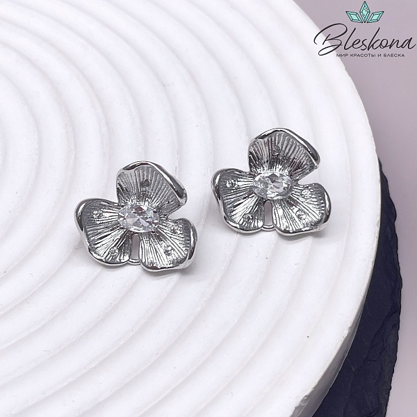 16*18 мм Цвет серебро, Пусеты цветок цирконы 