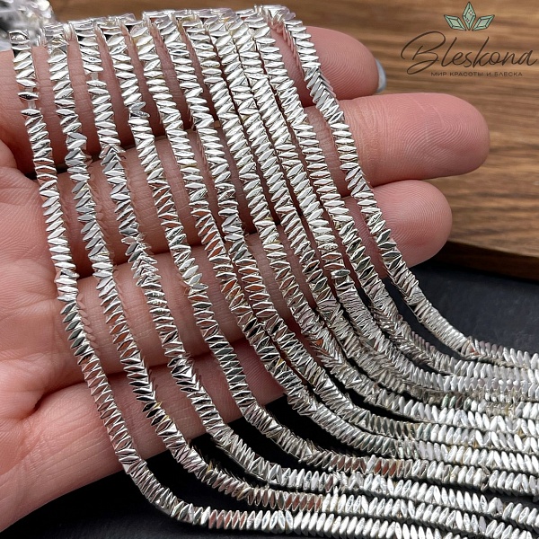 3 мм Гематин, цвет светлое серебро, квадрат елочка имитация