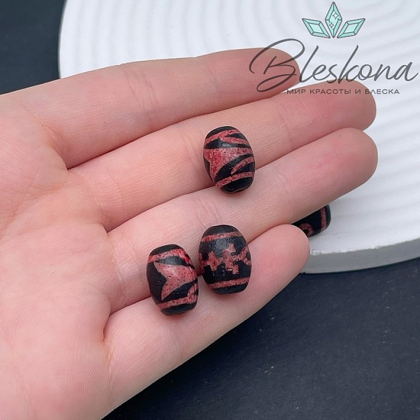 Бусина Дзи Большой человек (Аристократ) черно-красный бочонок 10*14 мм