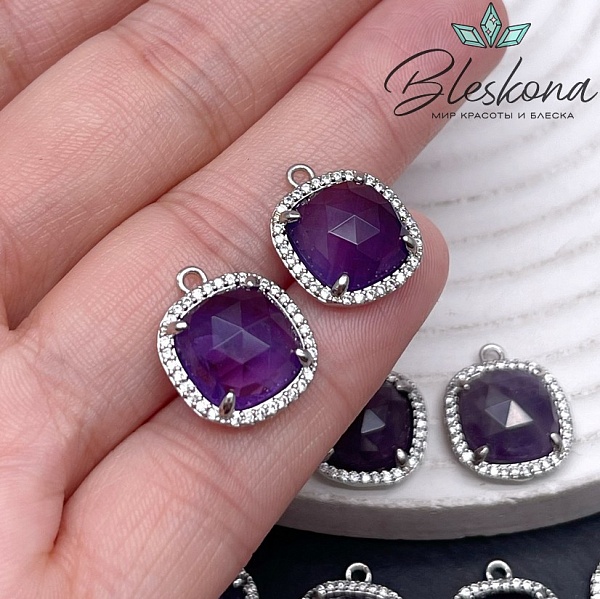 14мм, цвет серебро ,Подвеска квадрат Аметист  в обрамлении цирконы