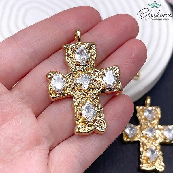 47*32,5 мм Цвет золото, Подвеска Крест белые цирконы