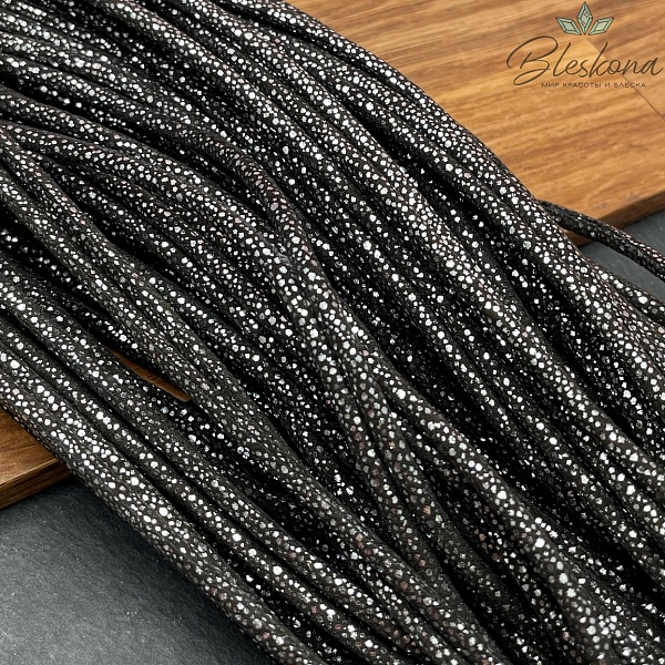Шнур из экокожи черный с серебром 3 мм