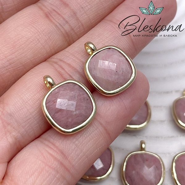 13мм, цвет золото ,Подвеска квадрат Родонит  в обрамлении 