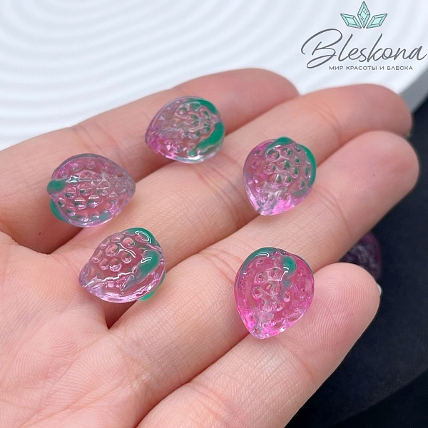 13*11 мм Бусина клубничка прозрачно- розовая