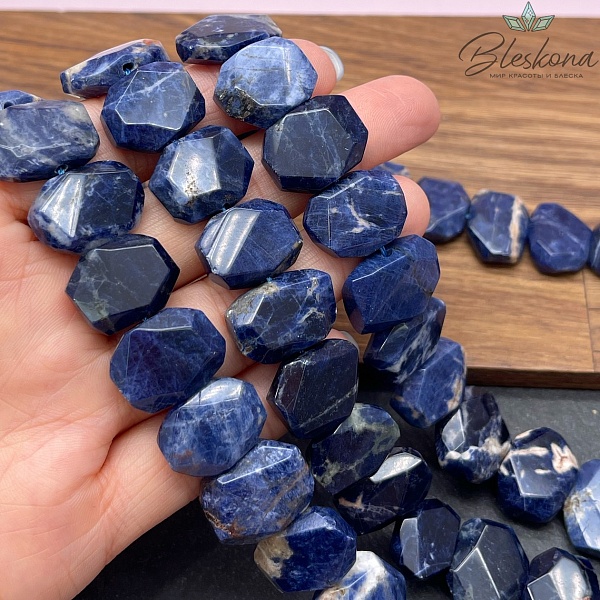 Содалит фриформ огранка (14-16)*(17-20) мм