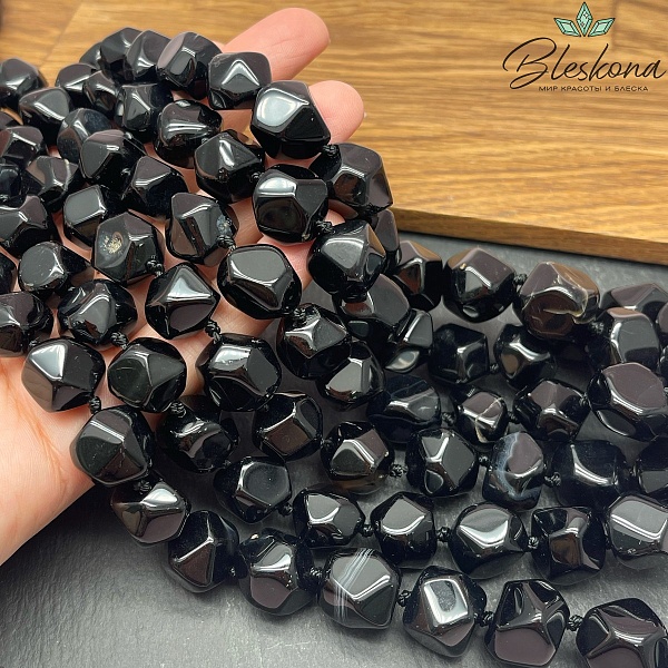 Агат черный с прожилками фриформ огранка бусины на увеличение 12-16 мм