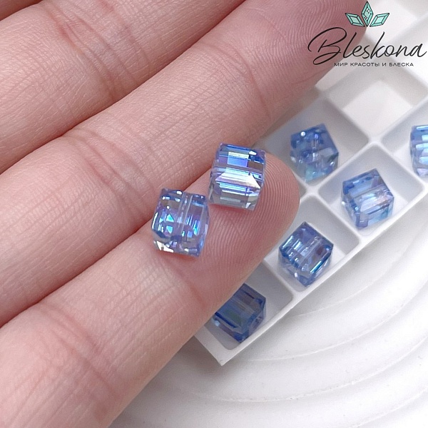 5601 Cube Bead 6мм Light Sapphire AB B