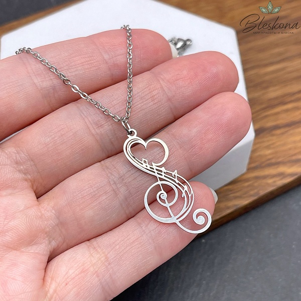 Колье (готовое украшение) Скрипичный ключ, Цвет серебро 40 см