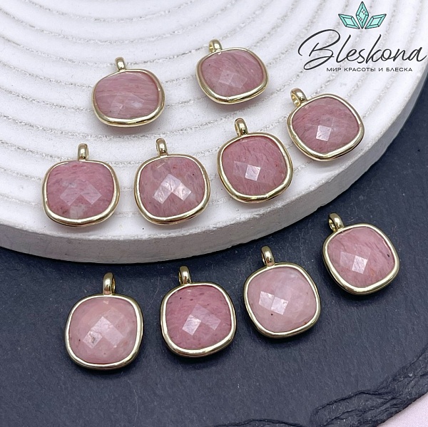 13мм, цвет золото ,Подвеска квадрат Родонит  в обрамлении 