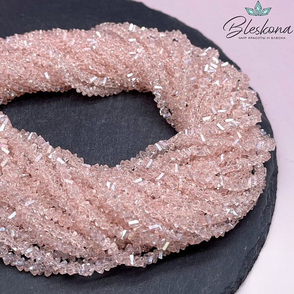 Чешское стекло №125 4,5 мм треугольник