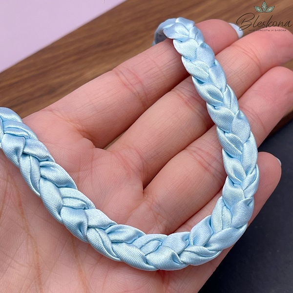 Шнурок косичка под кулон цвет бледно- голубой, золото 40 см