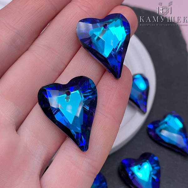 26,5*21,5 мм, Подвеска сердце стекло белое с переливом (Heliotrope) уп. 2 шт