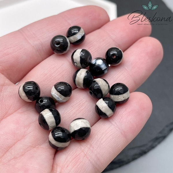 Бусина Дзи Медицина черно-белый шар огранка 8 мм уп.15 шт.