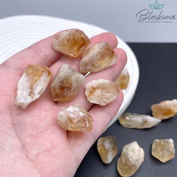 Цитрин необработанный 20-30 мм