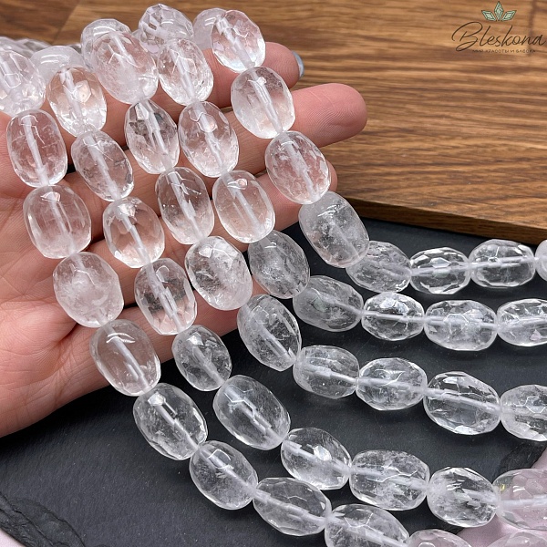 Горный хрусталь галтовка огранка (15-20)*(12-13) мм 