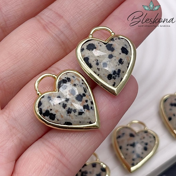 23,5*19 мм, Цвет золото, Подвеска Сердце Далматиновая Яшма огранка