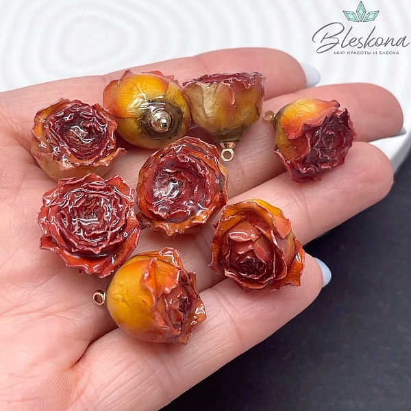 15-19 мм, Цвет золото, Подвеска роза в эпоксидной смоле № 9