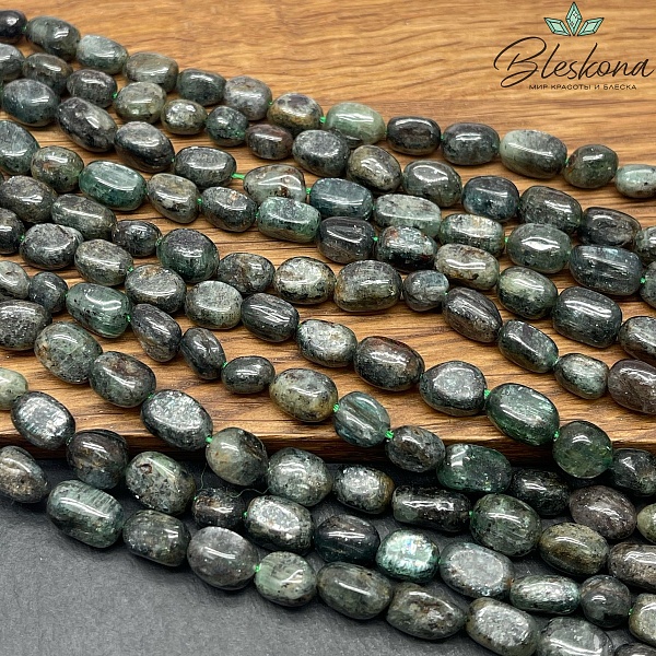 Кианит зеленый галтовка (8-10)*(6-7) мм