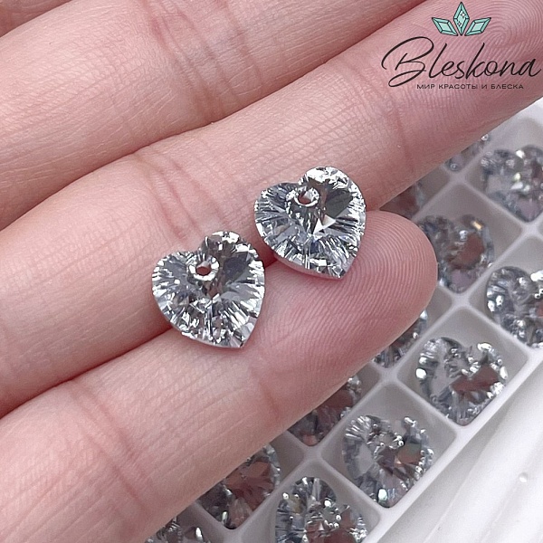 6228 Xilion Heart 10,3*10 мм Crystal Comet Argent Light (CAL)