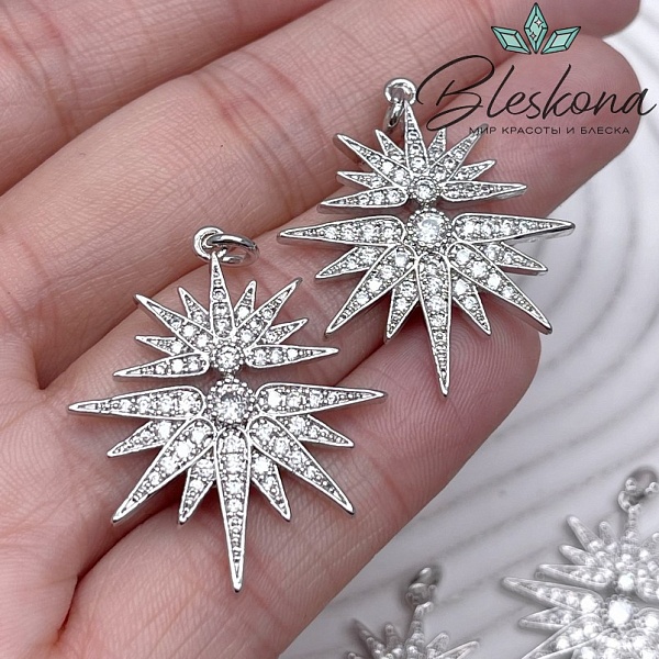 31*26,5 мм Цвет серебро, Подвеска Северная звезда с цирконами