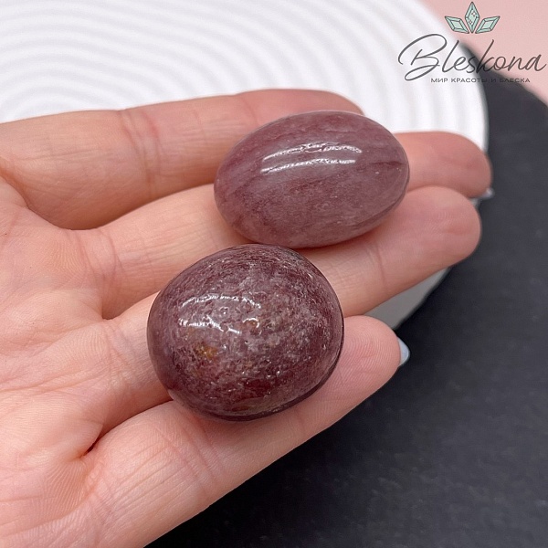 Кварц Клубничный галтовка 24-28 мм