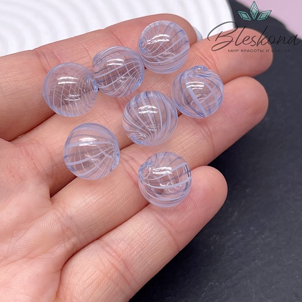 13 мм Бусина шар стекло прозрачное бело- синие полосы