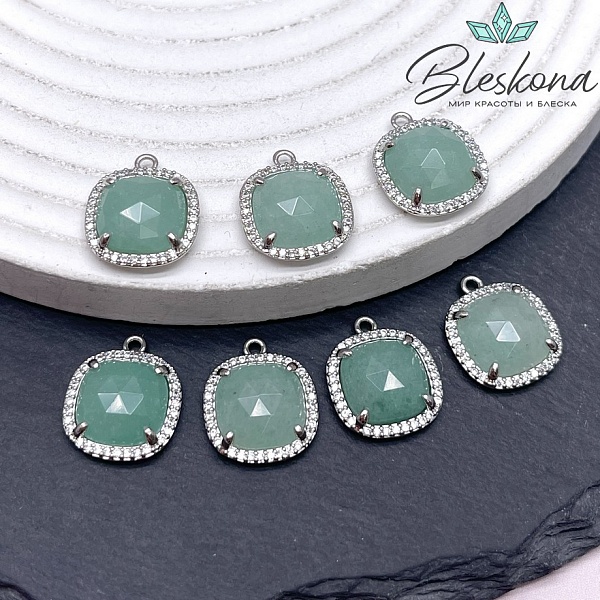 14мм, цвет серебро ,Подвеска квадрат Авантюрин в обрамлении цирконы